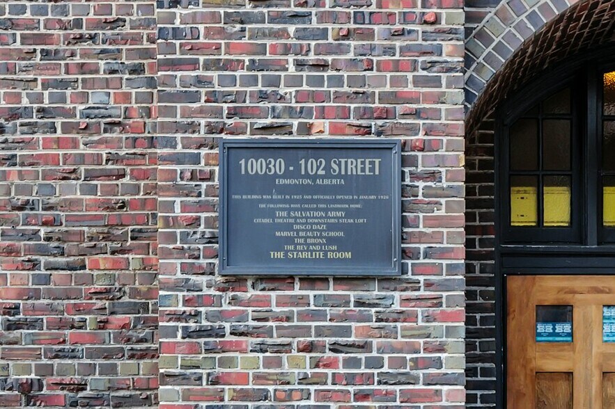 More Photos Of 10030 102nd St NW, Edmonton Bar For Sale