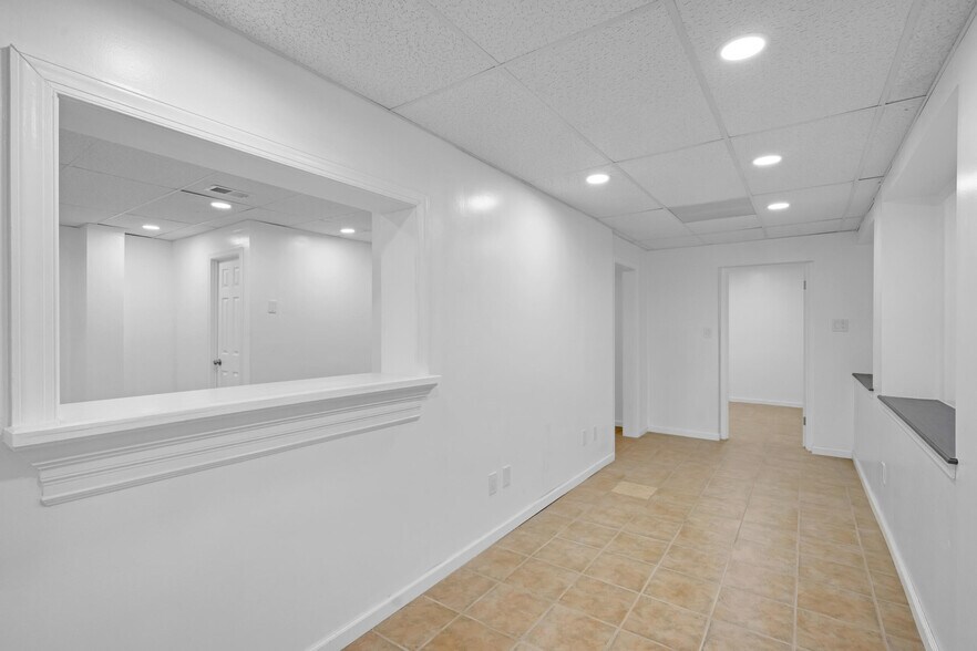 More Photos Of 5565 Columbia Pike, Arlington Multifamily For Sale