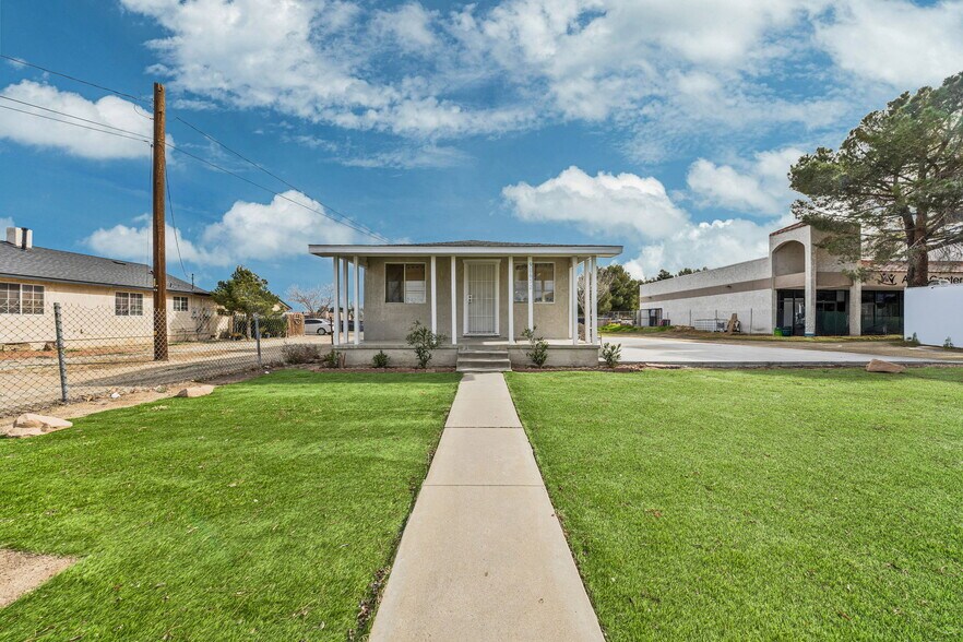 Primary Photo Of 38652 9th St E, Palmdale Apartments For Sale