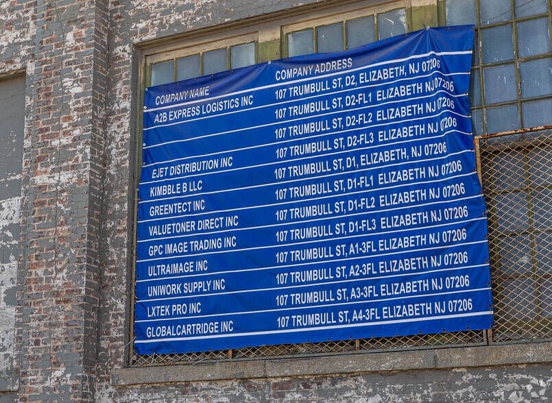 More Photos Of 107 Trumbull St, Elizabeth Warehouse For Lease