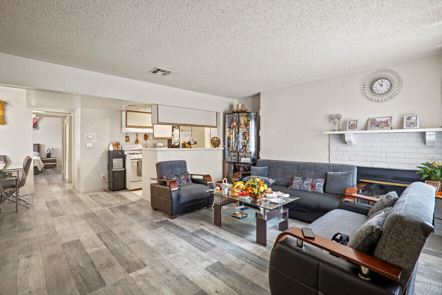 More Photos Of 10129 Commerce Ave, Tujunga Apartments For Sale