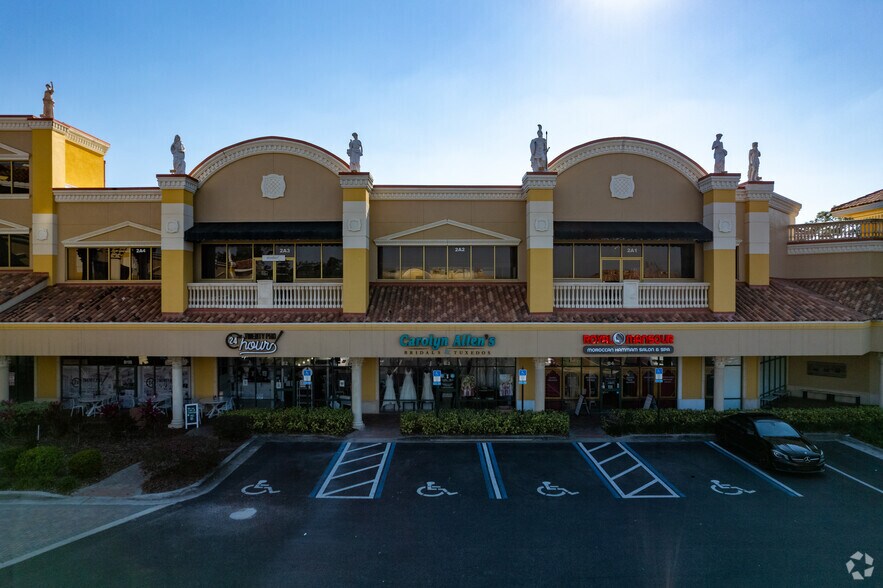 More Photos Of 11901-11951 International Dr, Orlando Unknown For Lease