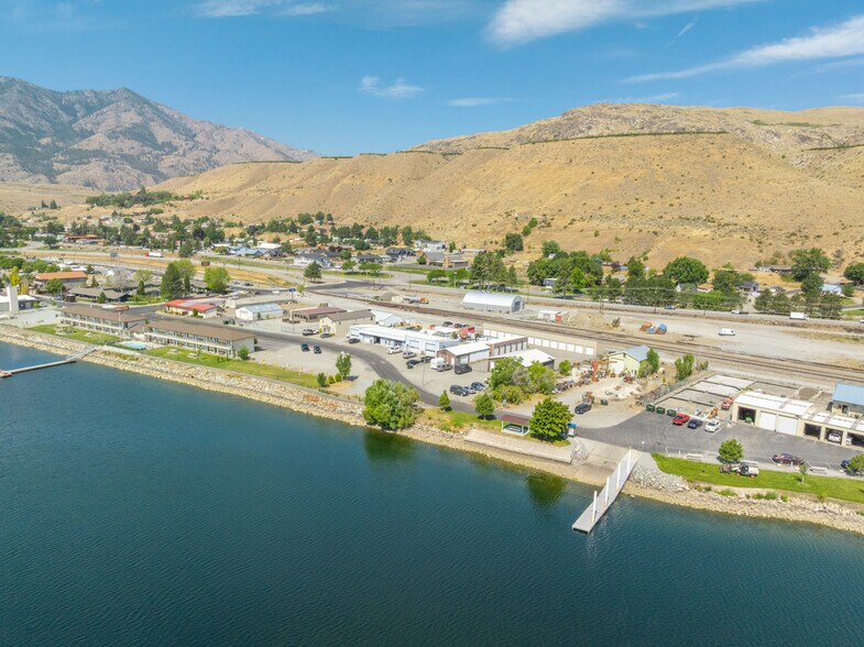 More Photos Of 102 E Lakeshore Dr, Pateros Auto Repair For Sale