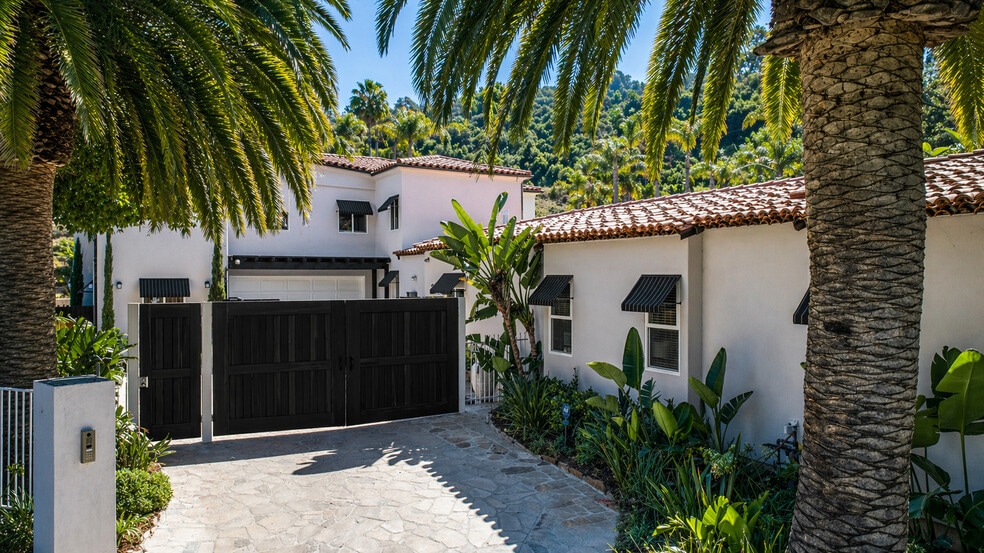 More Photos Of 9696 Antelope Rd, Beverly Hills Specialty For Lease