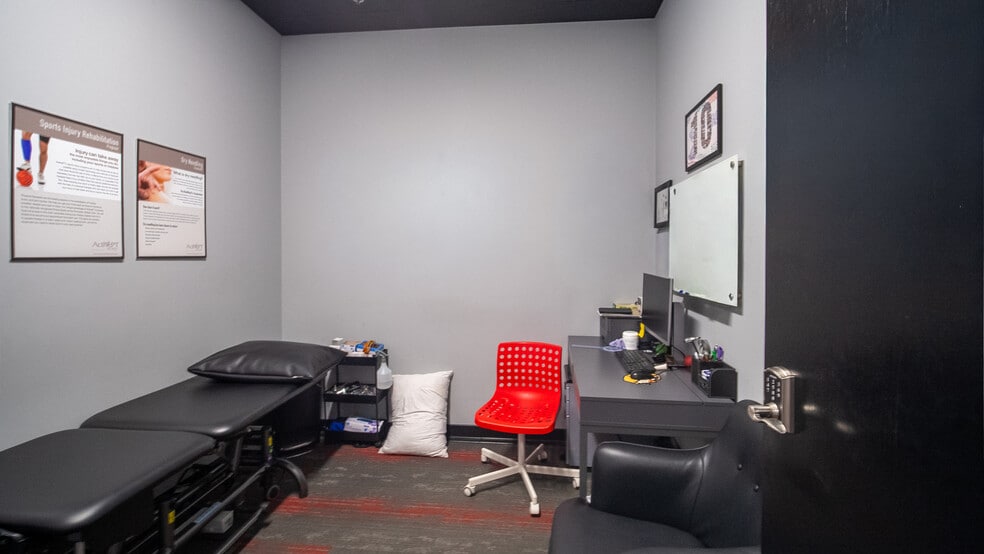 More Photos Of 2625 Highway 14 W, Rochester Flex For Lease