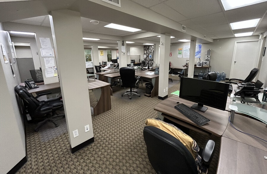 More Photos Of 7230 68th Ave NW, Edmonton Manufacturing For Sale