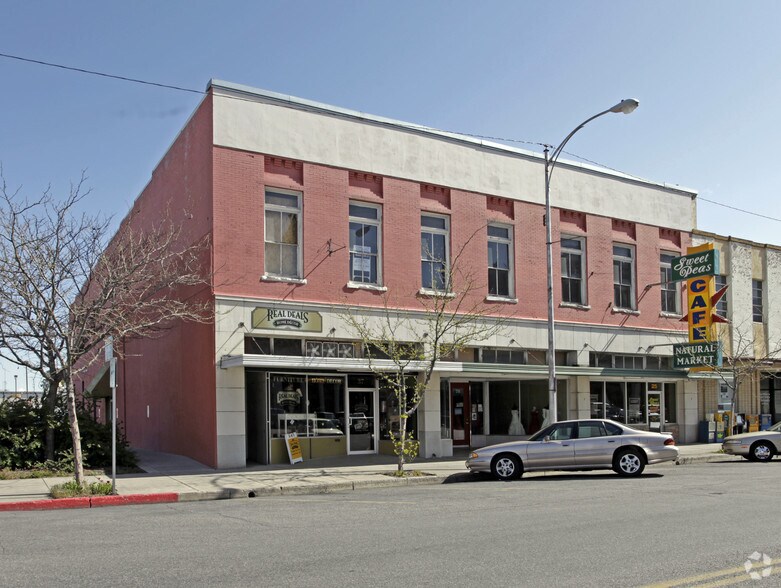 More Photos Of 25-37 W Center St, Logan Office For Lease