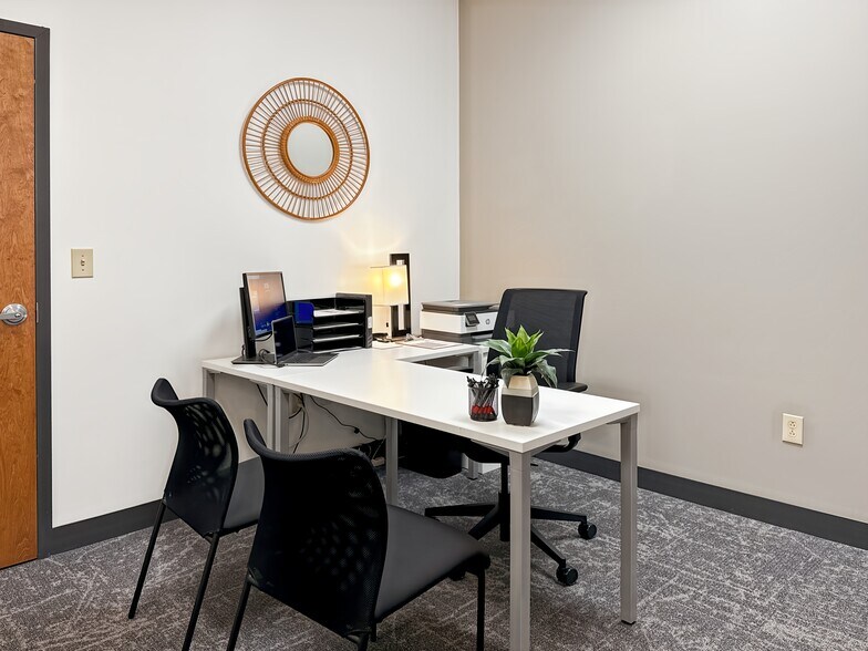 Primary Photo Of 7027 Old Madison Pike NW, Huntsville Coworking Space