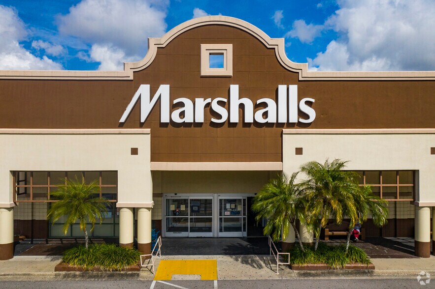 Primary Photo Of 8411-8419 N Dale Mabry Hwy, Tampa Unknown For Lease