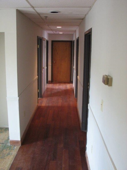 More Photos Of 23 Stiles Rd, Salem Medical For Sale