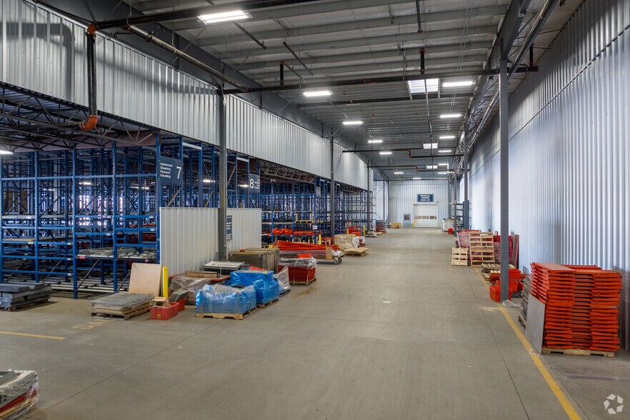 More Photos Of 400 SE Fairmount Dr, Pullman Department Store For Sale