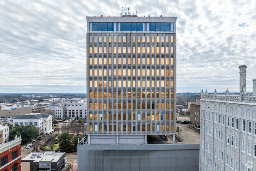 More Photos Of 125 S Congress St, Jackson Office For Lease