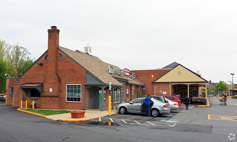 More Photos Of 10100-10154 River Rd, Potomac General Retail For Sale