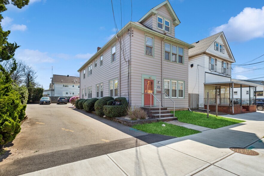 More Photos Of 586 Livingston Ave, North Brunswick Office For Sale