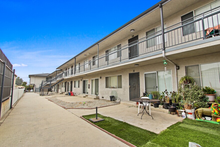 More Photos Of 1044 W 110th St, Los Angeles Apartments For Sale