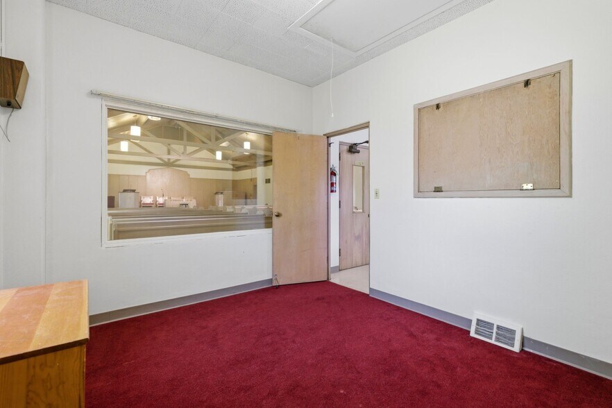 More Photos Of 405 S Westmore Ave, Lombard Religious Facility For Sale