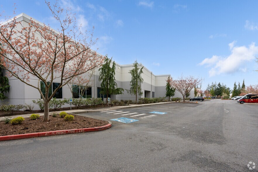 More Photos Of 4640 Campus Pl, Mukilteo Unknown For Lease