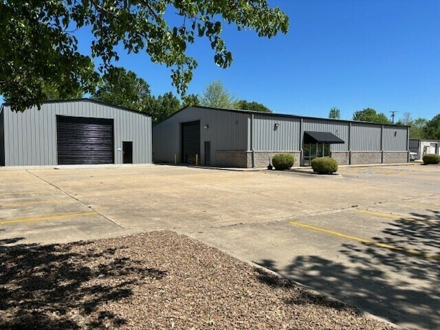 Primary Photo Of 1290 Dons Ln, Conway Service For Lease