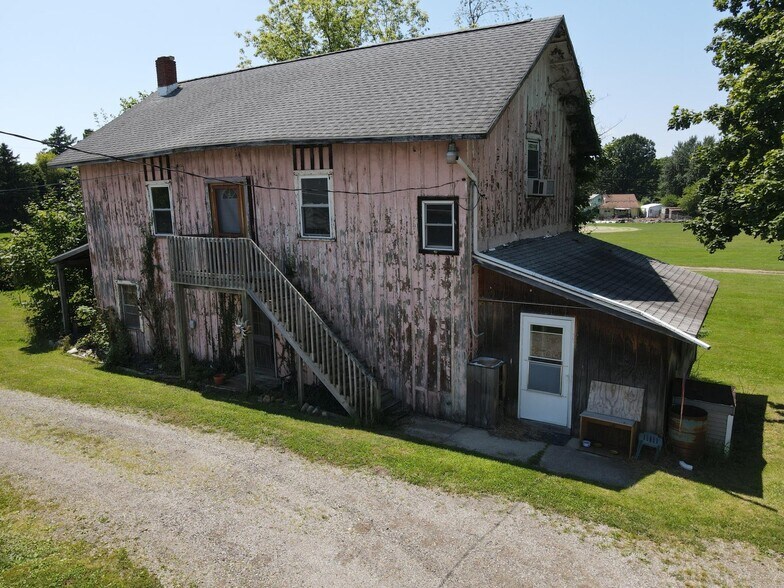 More Photos Of 120 Vreeland St, North Adams Freestanding For Sale