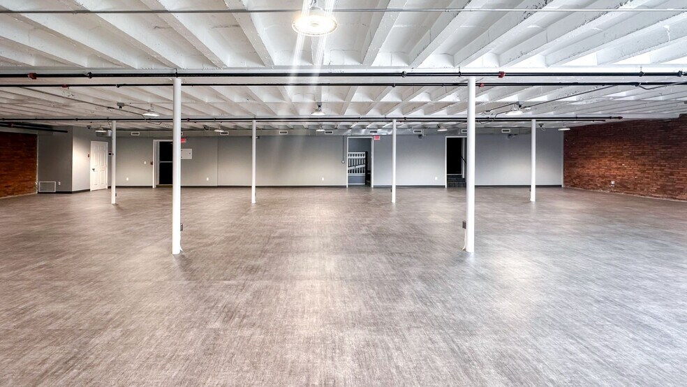 More Photos Of 83 E Main St, Torrington Freestanding For Lease
