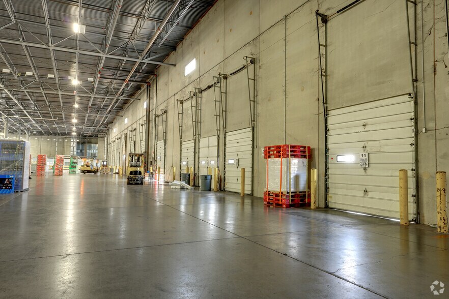 More Photos Of 6515 Ameriplex Dr, Portage Warehouse For Lease