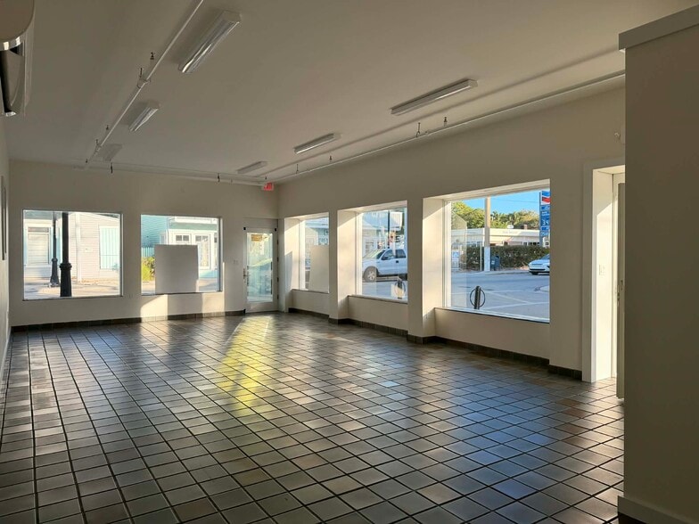 More Photos Of 1110 Truman Ave, Key West General Retail For Lease