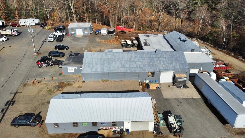 More Photos Of 277-281 Garden St, Feeding Hills Warehouse For Lease