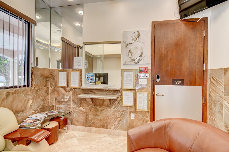 More Photos Of 2314 Seacrest Blvd, Boynton Beach Medical For Lease