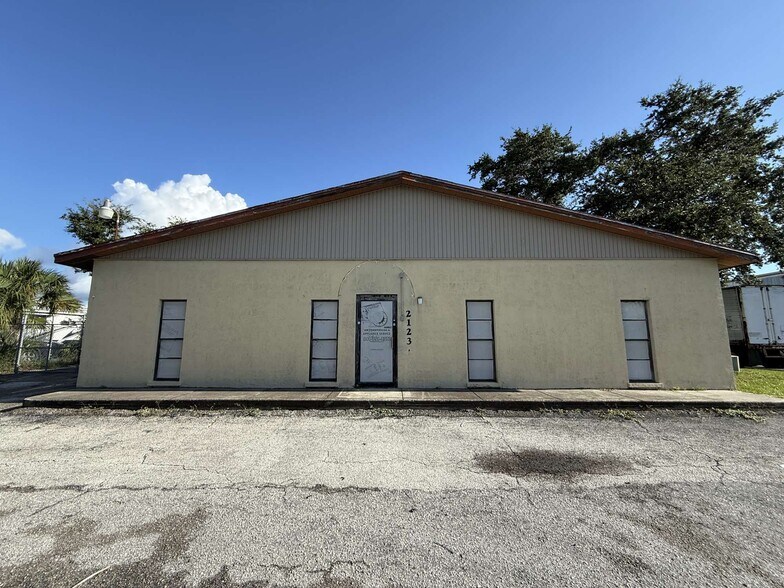 More Photos Of 2123 Whitfield Park Ave, Sarasota Industrial For Sale