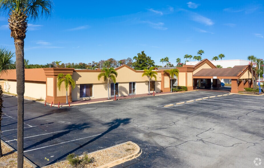 More Photos Of 8700 S Orange Blossom Trl, Orlando Hotel For Sale