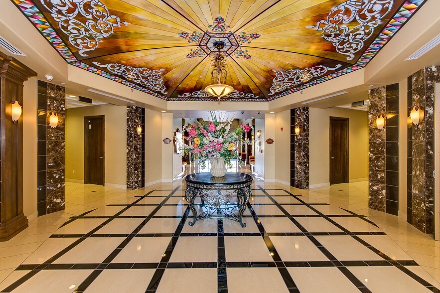 More Photos Of 6320 W Union Hills Dr, Glendale Medical For Lease