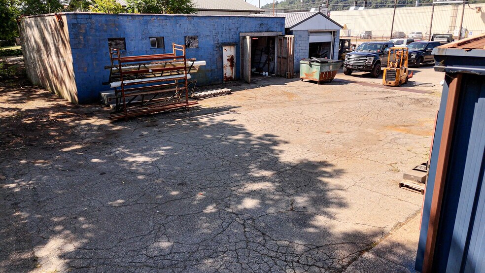 More Photos Of 1702 Wheeling Ave, Glen Dale Manufacturing For Sale