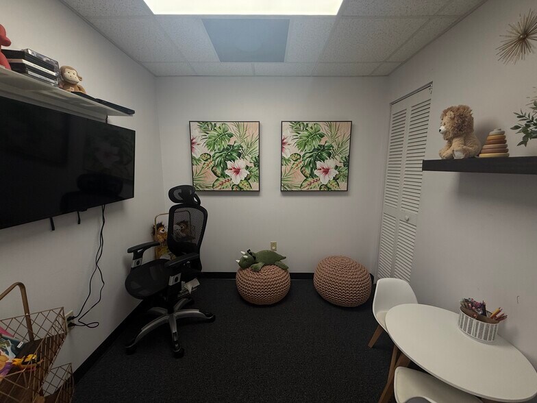 More Photos Of 1531 Tamiami Trl S, Venice Medical For Sale