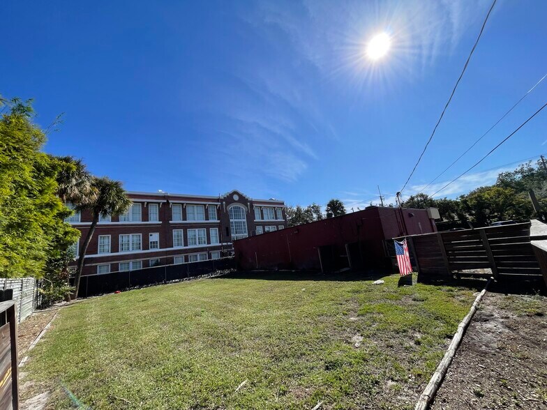 More Photos Of 1021 W Swann Ave, Tampa Supermarket For Lease