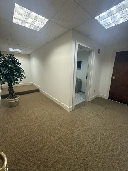 More Photos Of 155 Lafayette Rd, North Hampton Medical For Lease