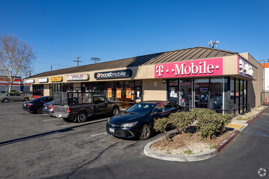 Primary Photo Of 3017-3027 N San Fernando Rd, Los Angeles Freestanding For Lease