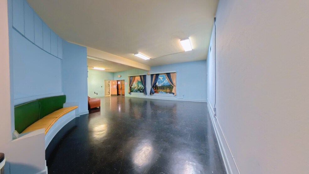 More Photos Of 419 N Raleigh Ave, Sheffield Specialty For Sale