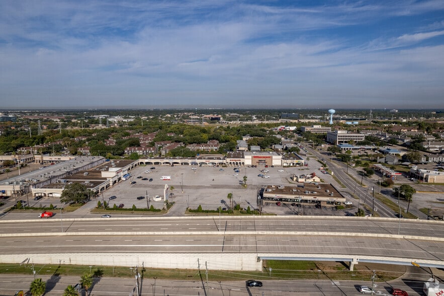 More Photos Of 961 Nasa Pky, Houston Unknown For Lease