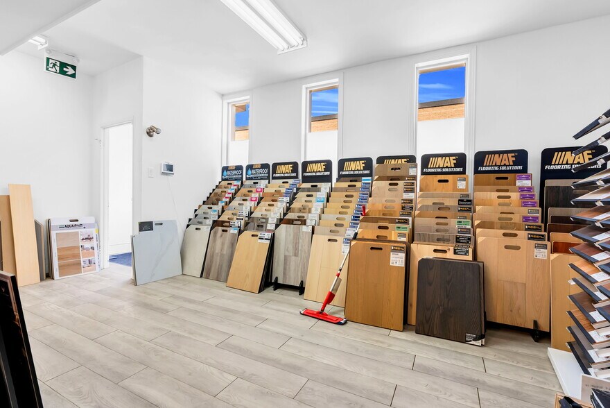 More Photos Of 120 Norfinch Dr, Toronto Manufacturing For Sale