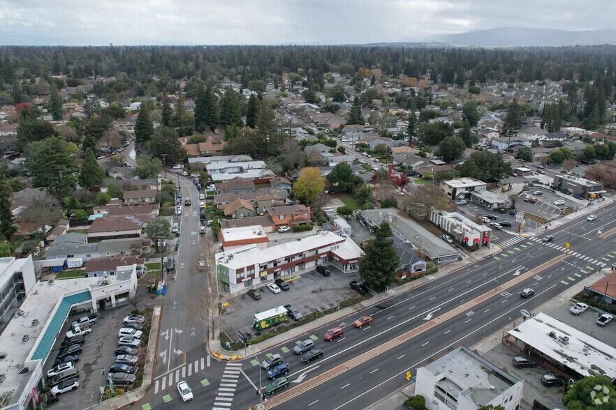 More Photos Of 615 Woodside Rd, Redwood City Freestanding For Lease