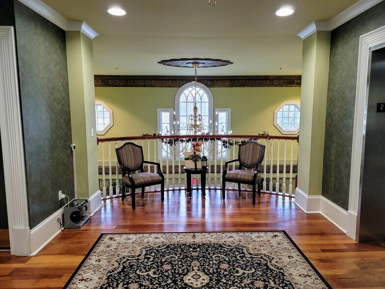 More Photos Of 1650 Murfreesboro Rd, Franklin Office For Lease