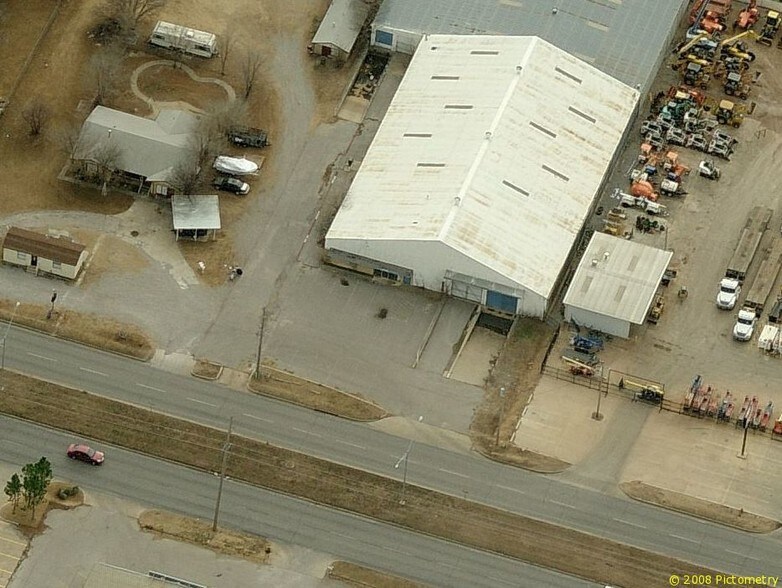 More Photos Of 2410-2412 SW Lee Blvd, Lawton Warehouse For Lease