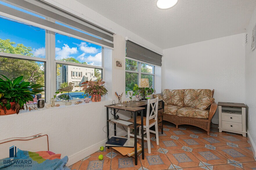 More Photos Of 330 SW 20th St, Fort Lauderdale Multifamily For Sale
