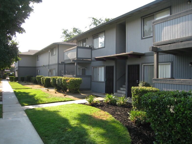 More Photos Of 2205 Peach Ave, Clovis Apartments For Sale