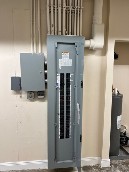 More Photos Of 1410 Apache Dr, Mccomb Freestanding For Sale