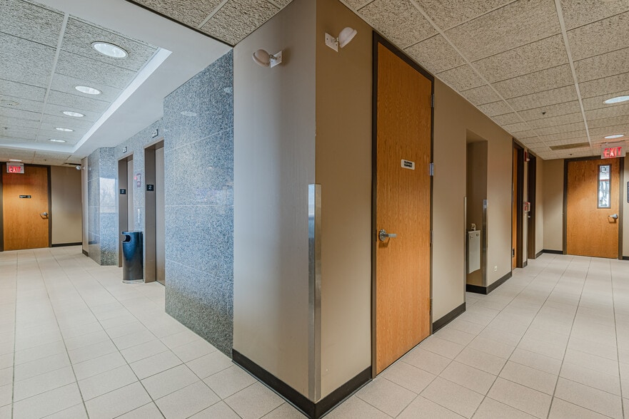 More Photos Of 1585 N Barrington Rd, Hoffman Estates Medical For Sale