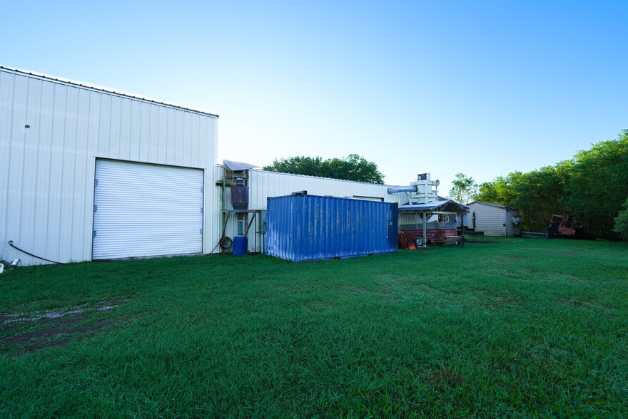 More Photos Of 7800 County Road 24, Fairhope Showroom For Sale