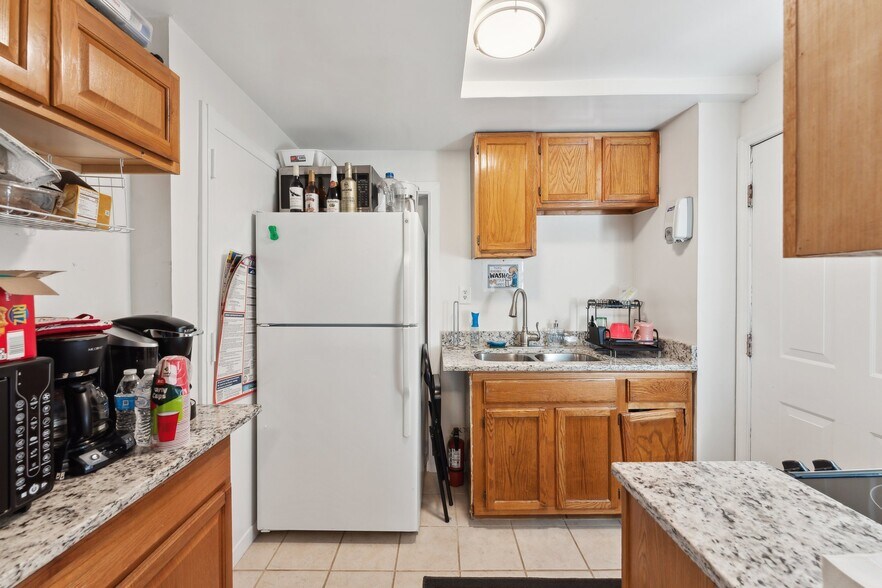 More Photos Of 5730 Biscayne dr, Alexandria Office For Sale