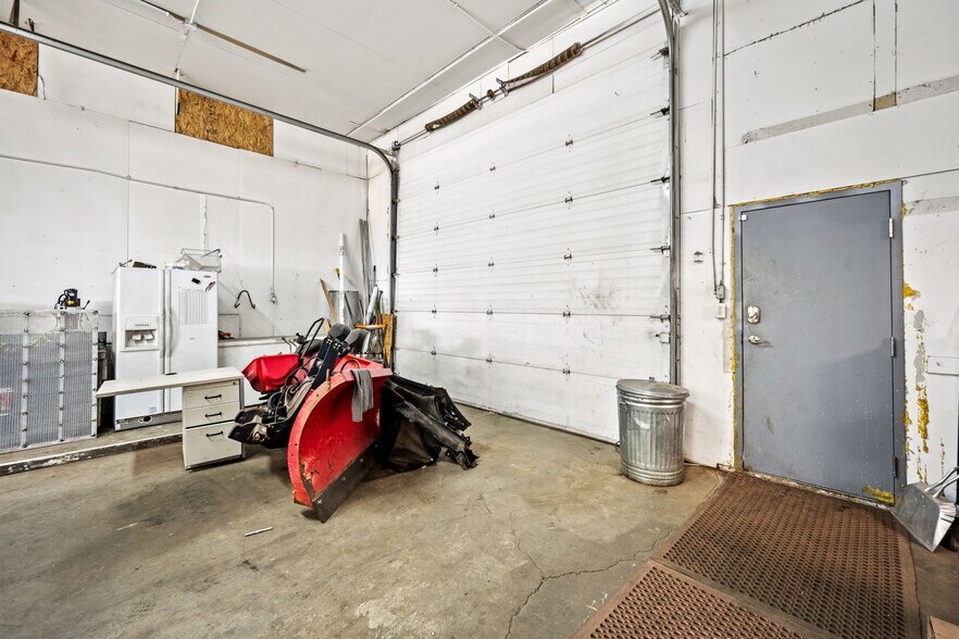 More Photos Of 9719 W F St, Worley Manufacturing For Sale