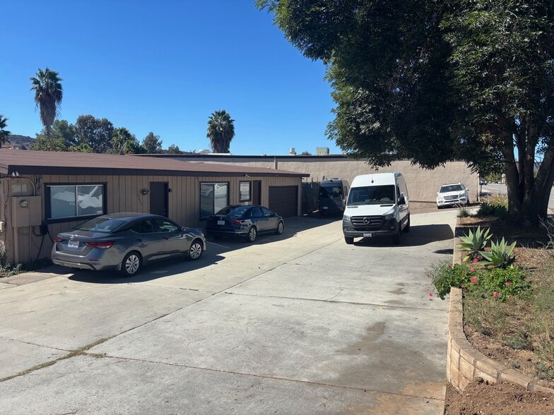 Primary Photo Of 13977 Poway Rd, Poway Auto Repair For Lease